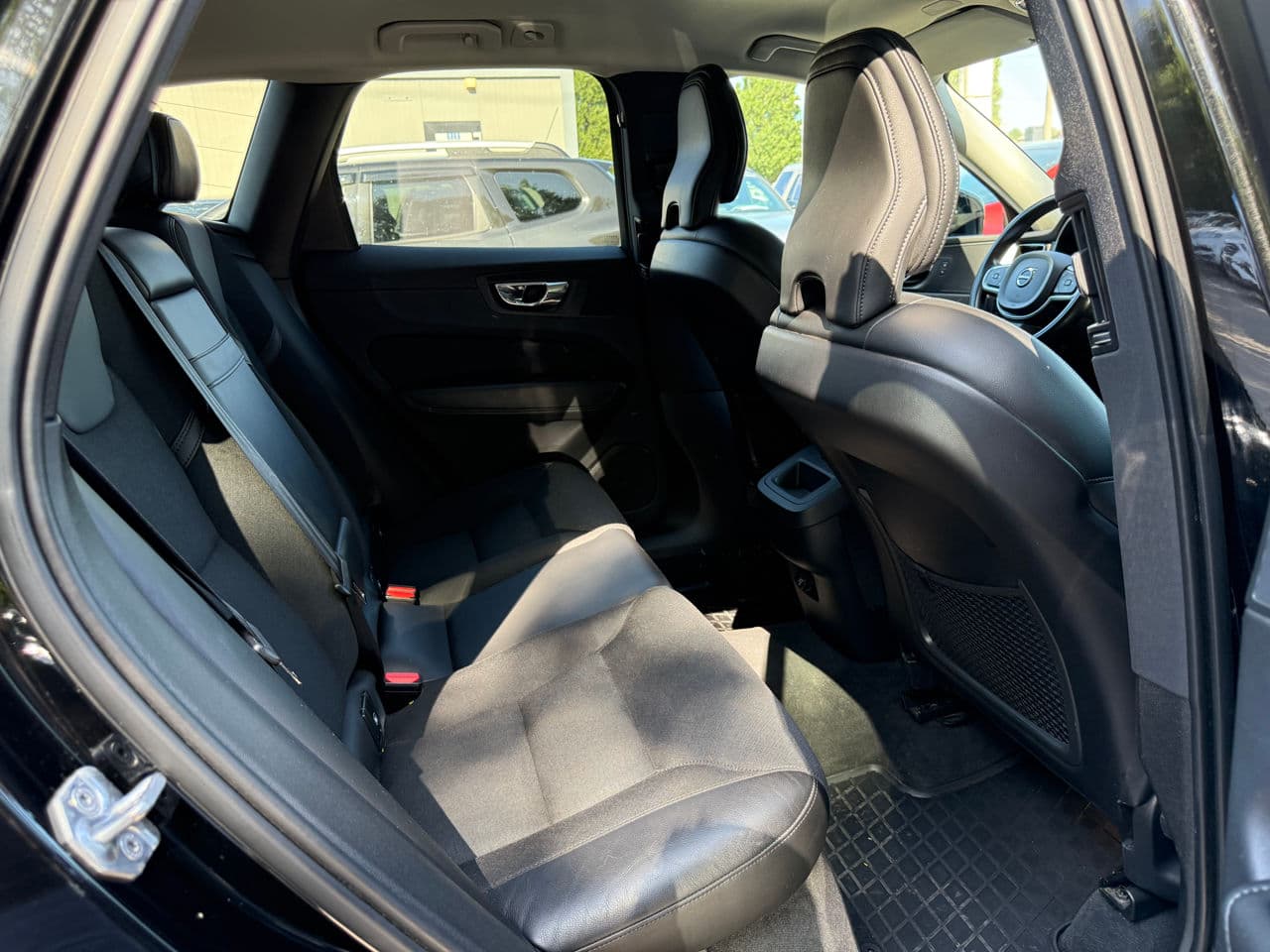 Volvo XC 60 2018 — Миниатюра 16
