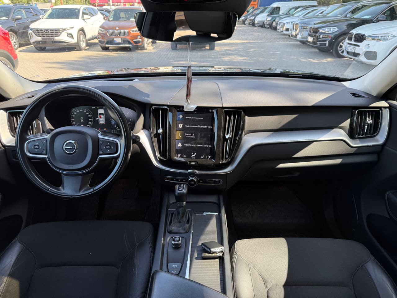 Volvo XC 60 2018 — Миниатюра 10