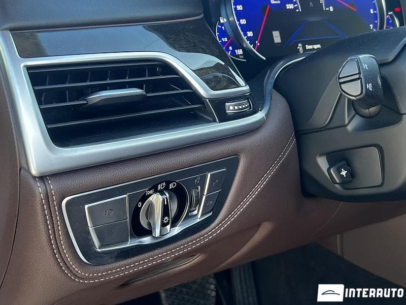 BMW 740 2016 — Миниатюра 11