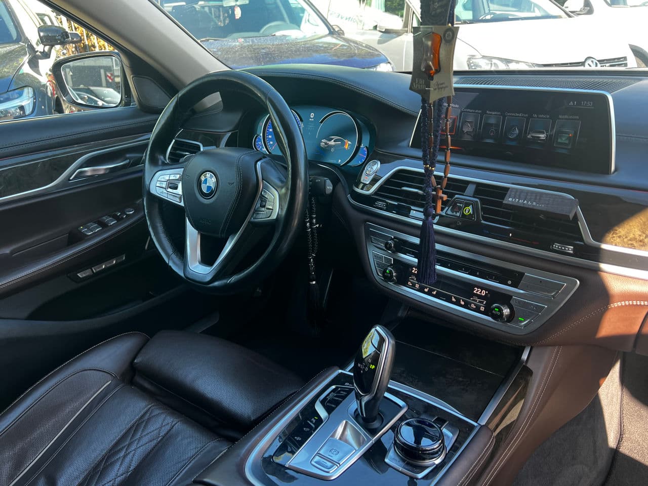 BMW 740 2016 — Миниатюра 6