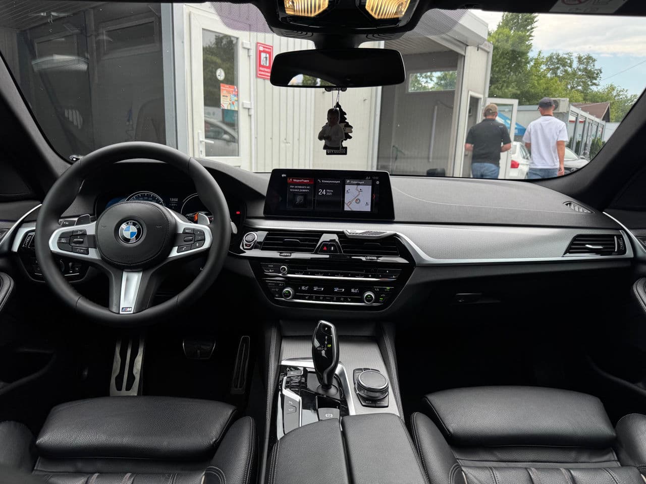 BMW 520 2017 — Миниатюра 8