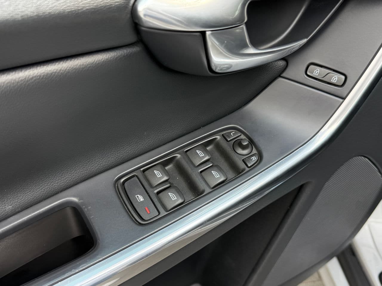 Volvo XC 60 2014 — Миниатюра 17