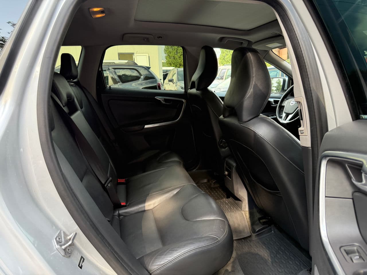 Volvo XC 60 2014 — Миниатюра 8