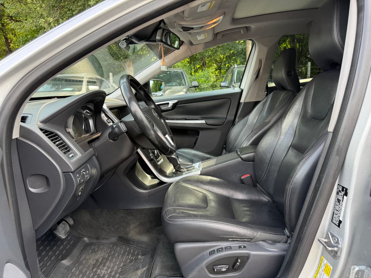 Volvo XC 60 2014 — Миниатюра 5