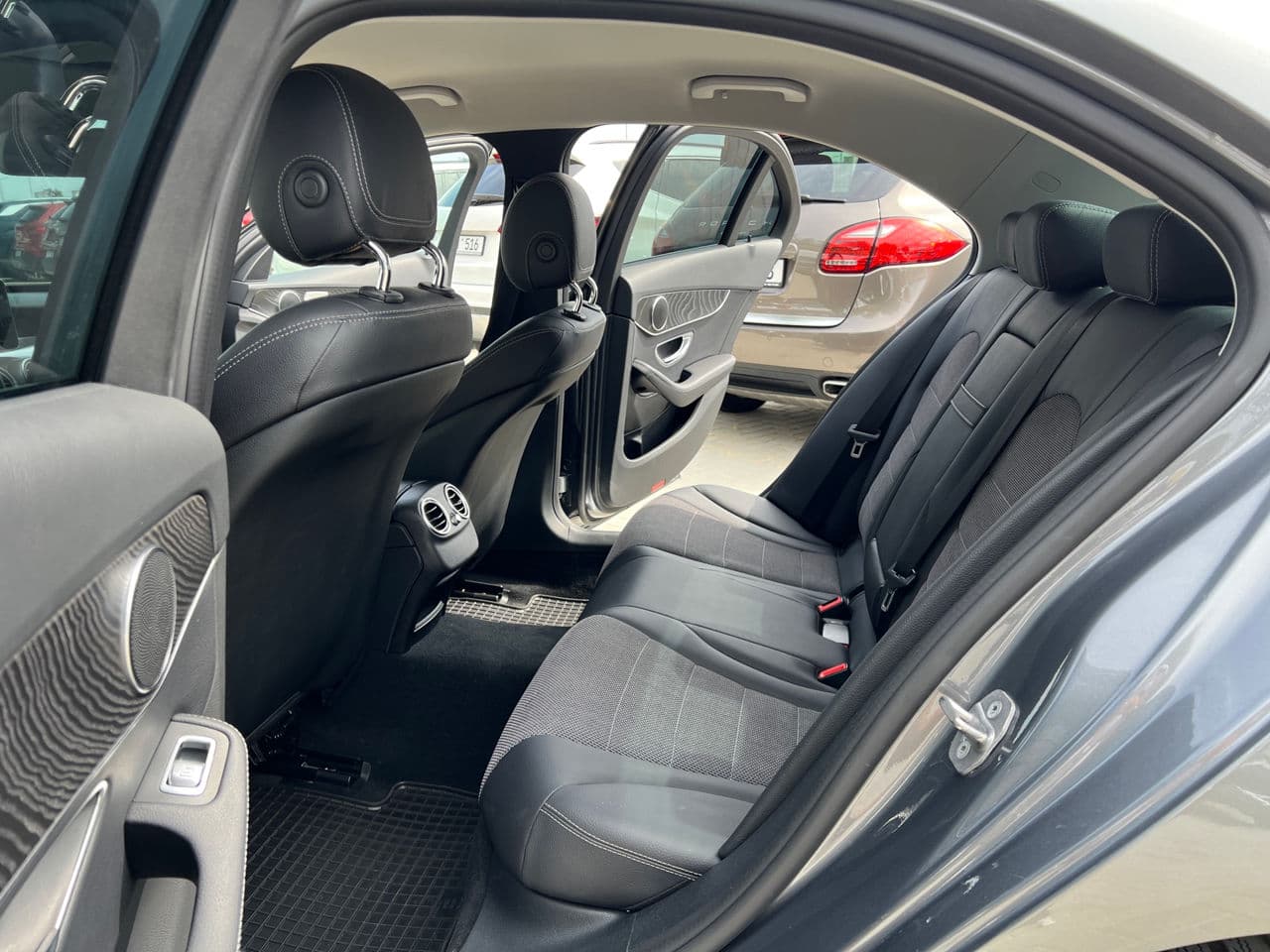 Mercedes C 180 2018 — Миниатюра 12
