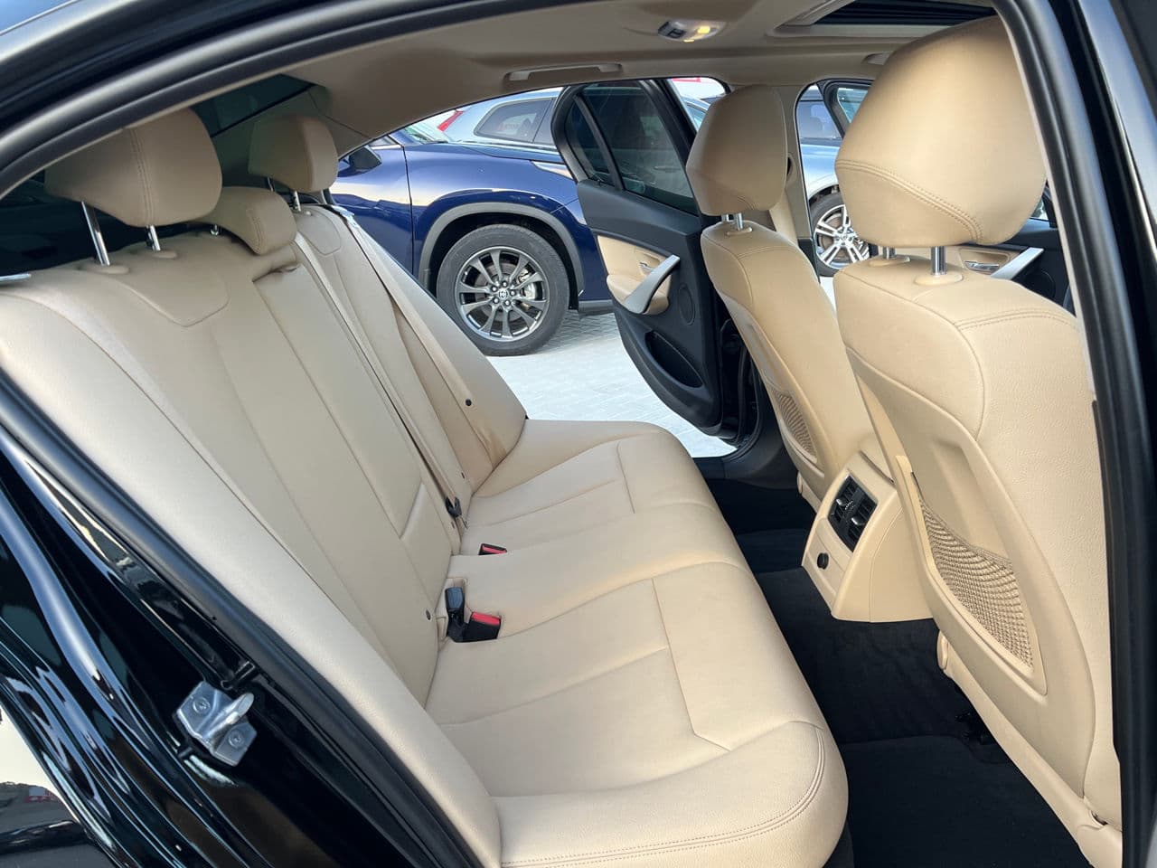 BMW 320 2018 — Миниатюра 16