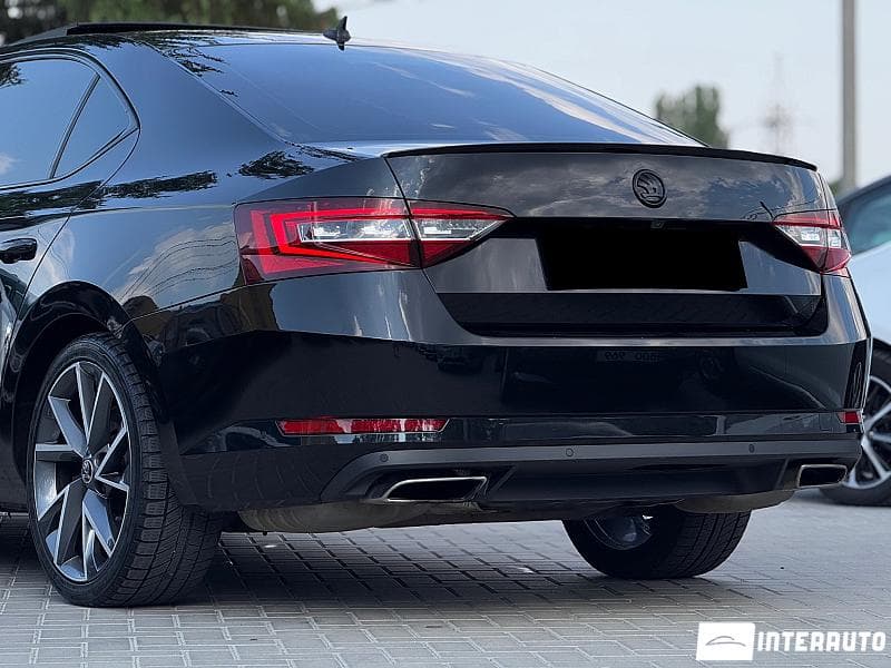 2017 Skoda Superb — Miniatură 6