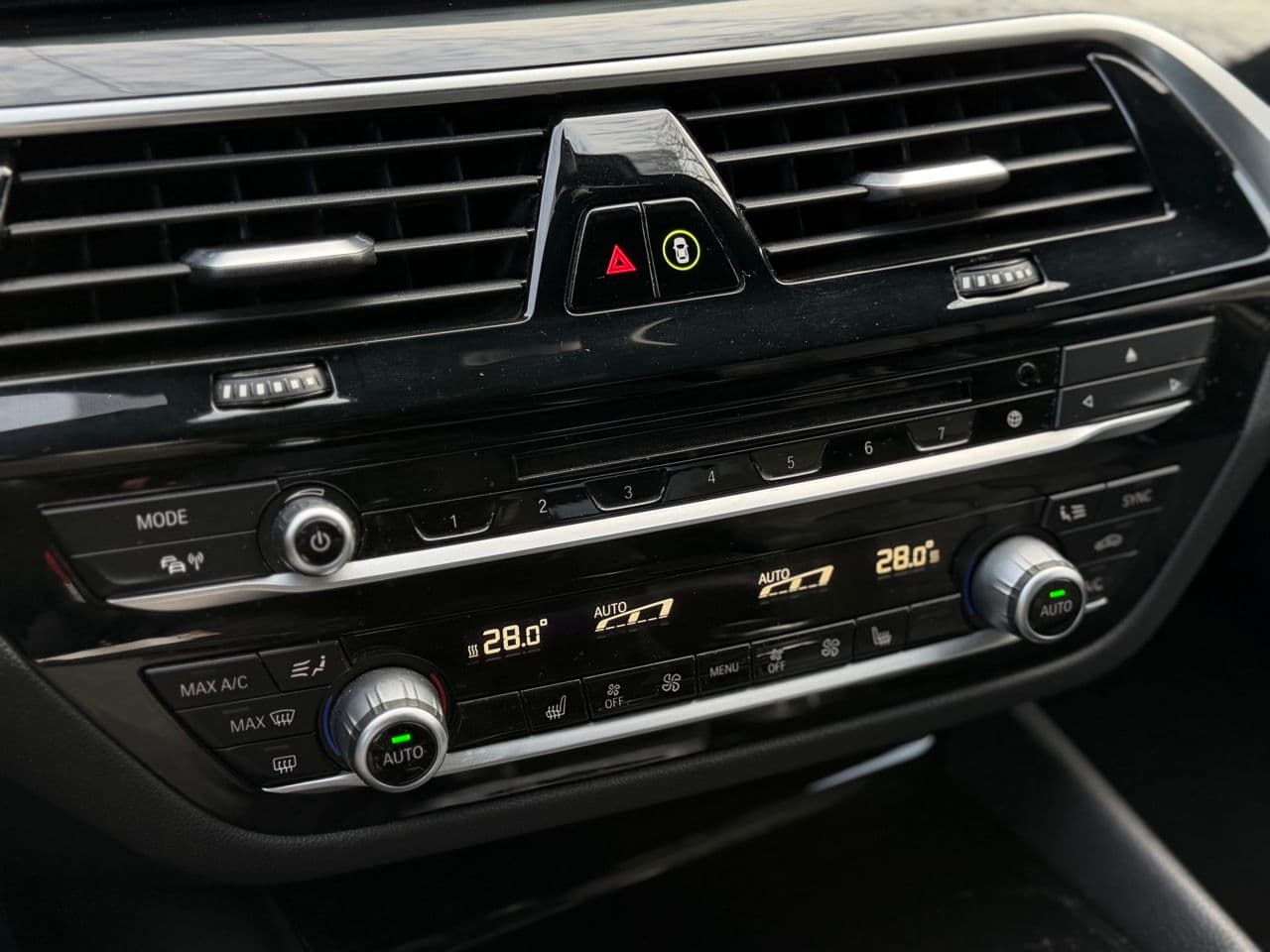 BMW 520 2017 — Миниатюра 15