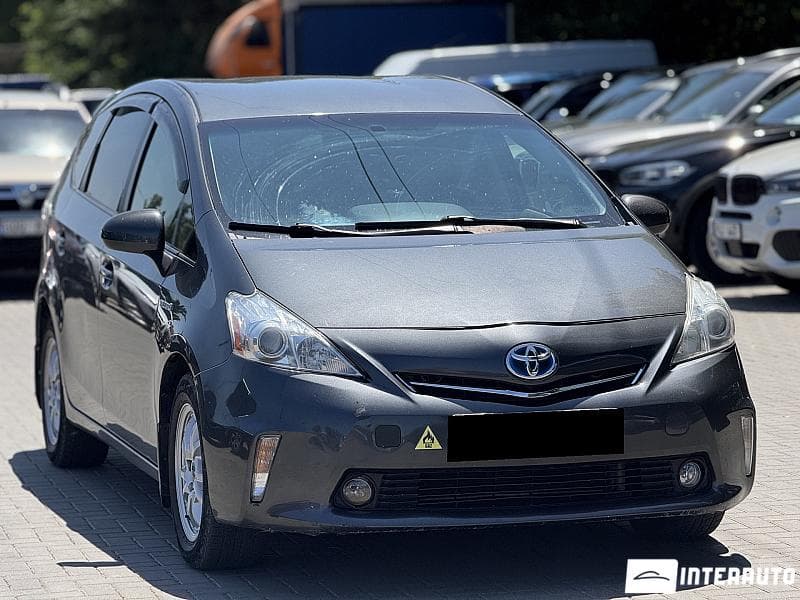 Toyota Prius Plus / V 2013 — Миниатюра 3