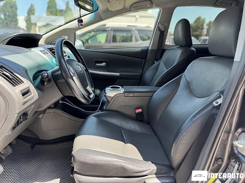 Toyota Prius Plus / V 2013 — Миниатюра 7