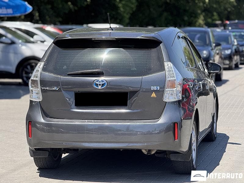 Toyota Prius Plus / V 2013 — Миниатюра 4