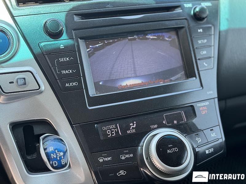Toyota Prius Plus / V 2013 — Миниатюра 12