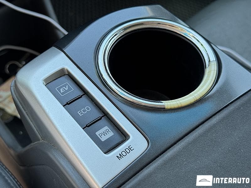 Toyota Prius Plus / V 2013 — Миниатюра 13