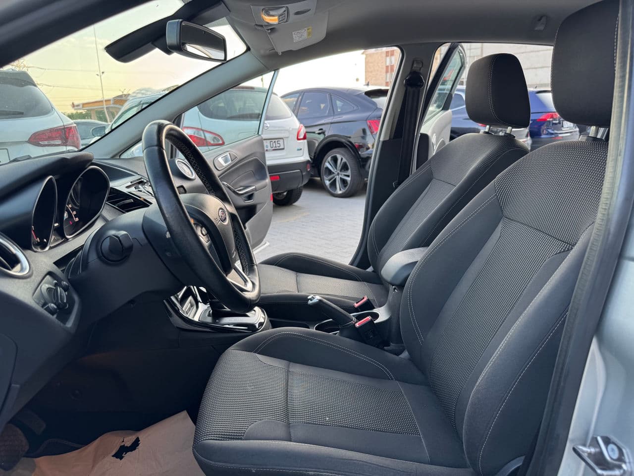 Ford Fiesta 2015 — Миниатюра 5