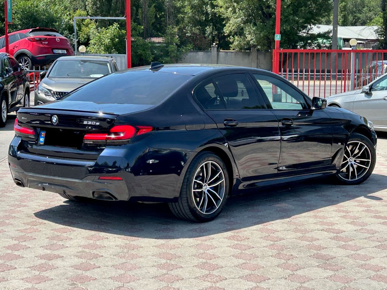 BMW 530e 2021 — Миниатюра 4