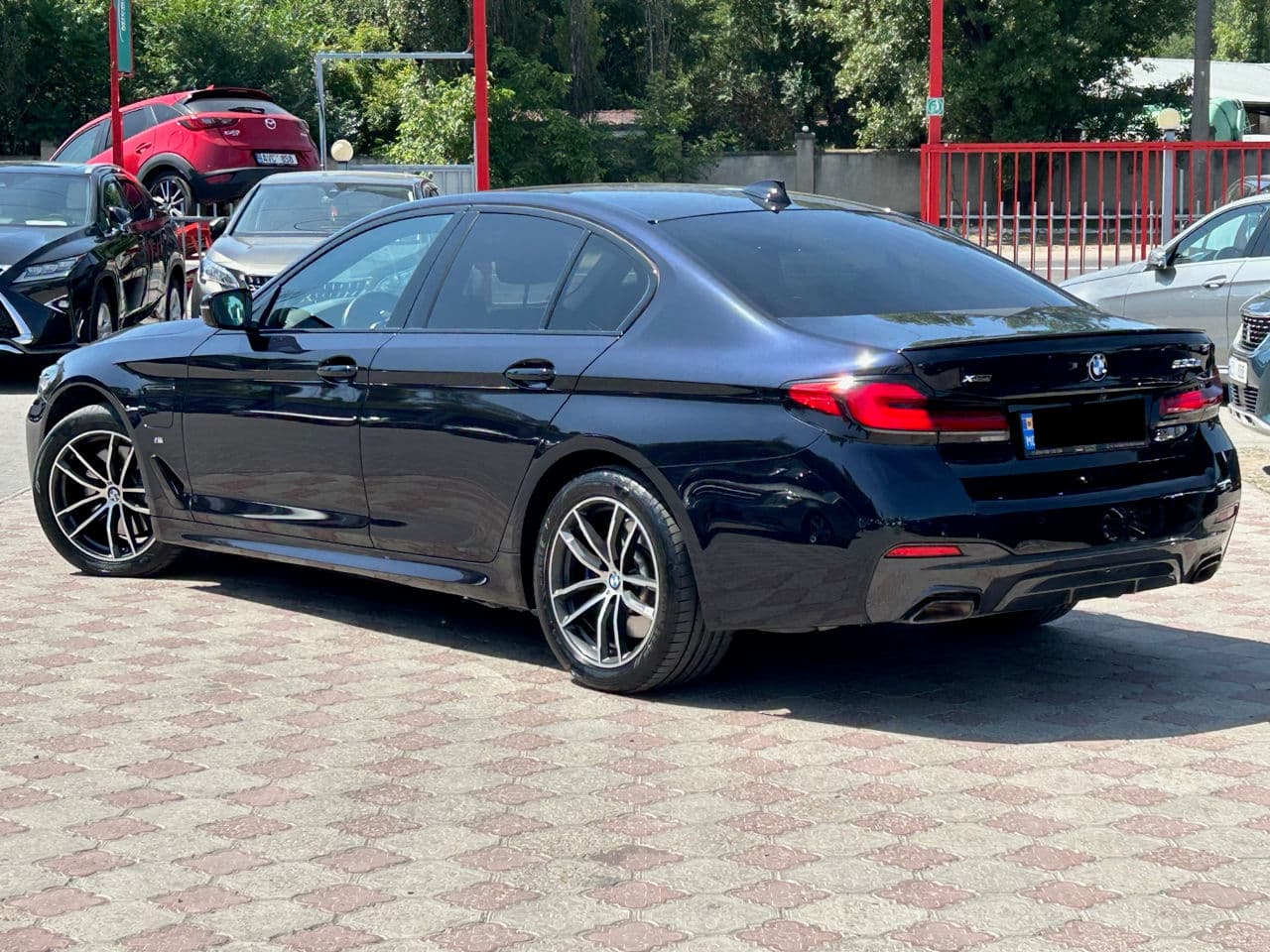BMW 530e 2021 — Миниатюра 2