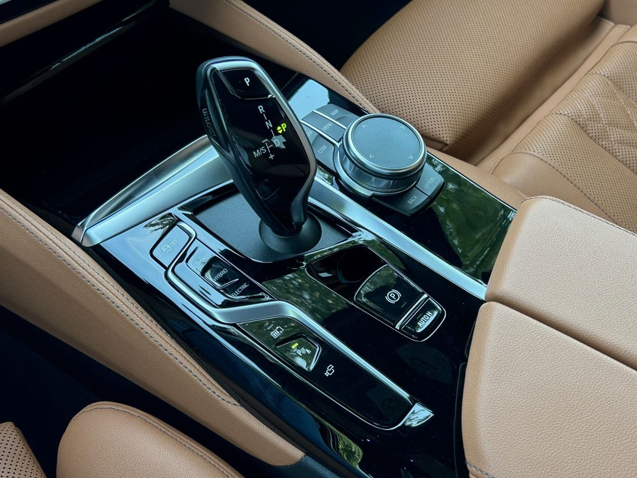 BMW 530e 2021 — Миниатюра 17