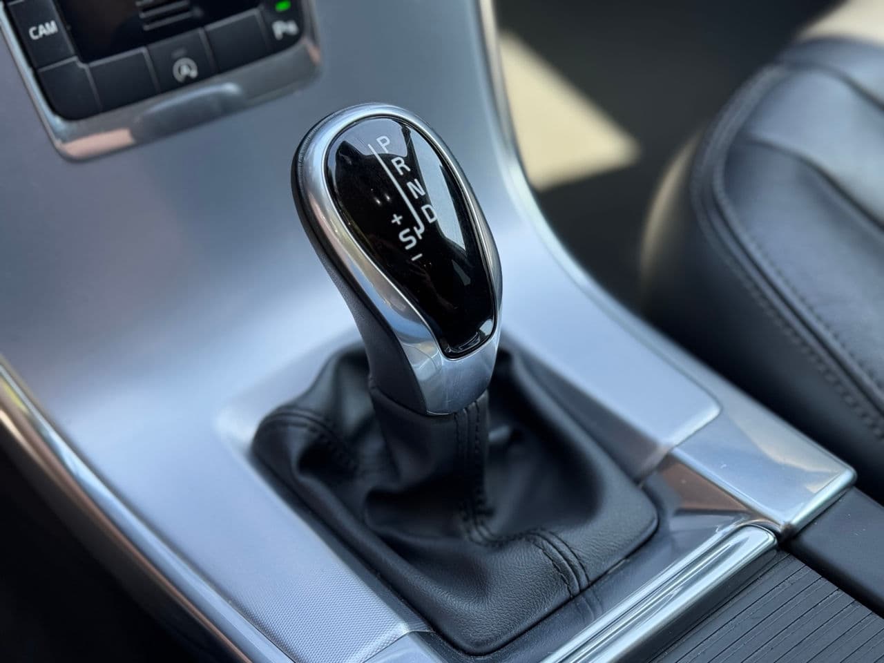 Volvo XC 60 2017 — Миниатюра 16