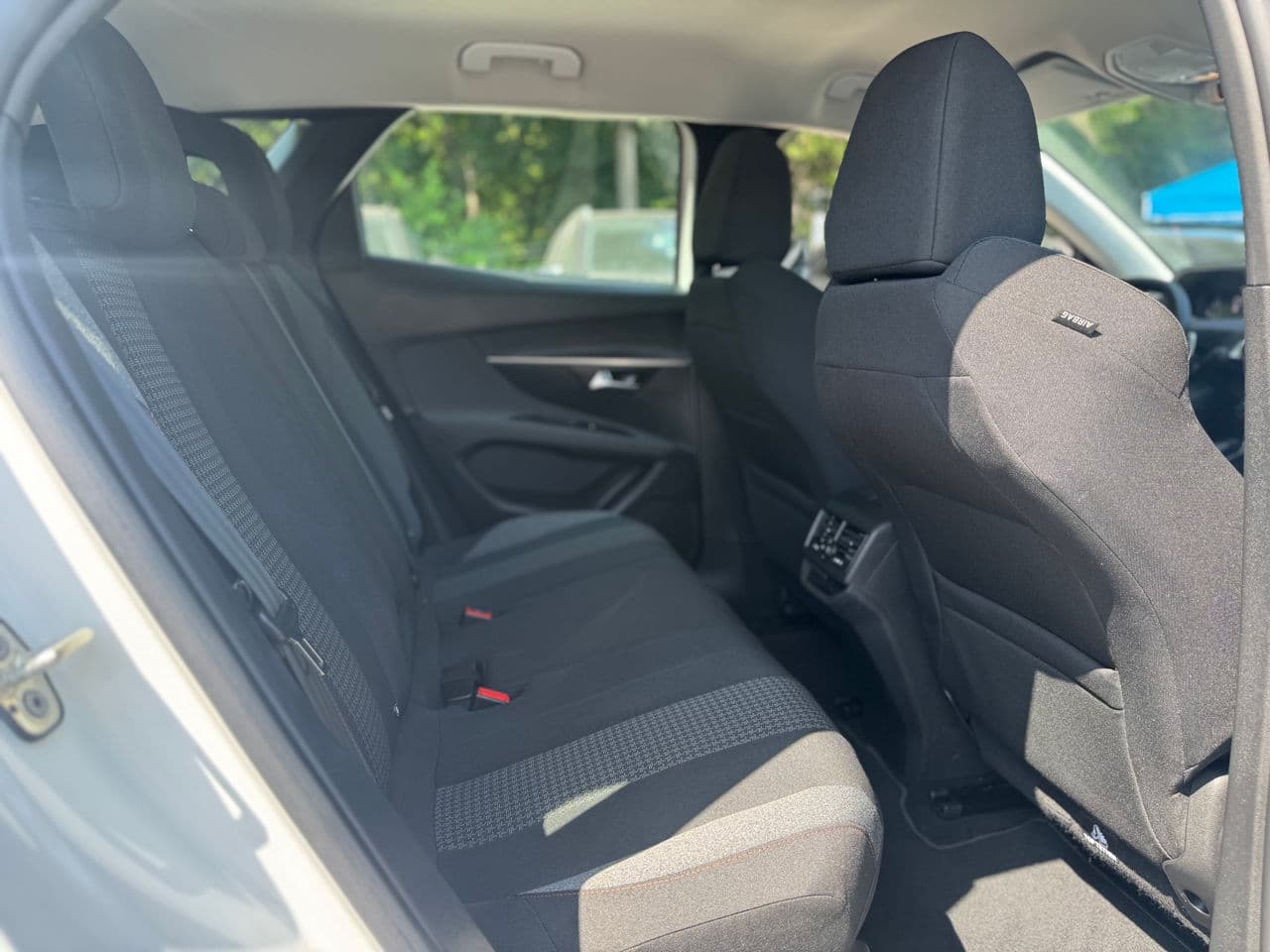 Peugeot 3008 2022 — Миниатюра 8