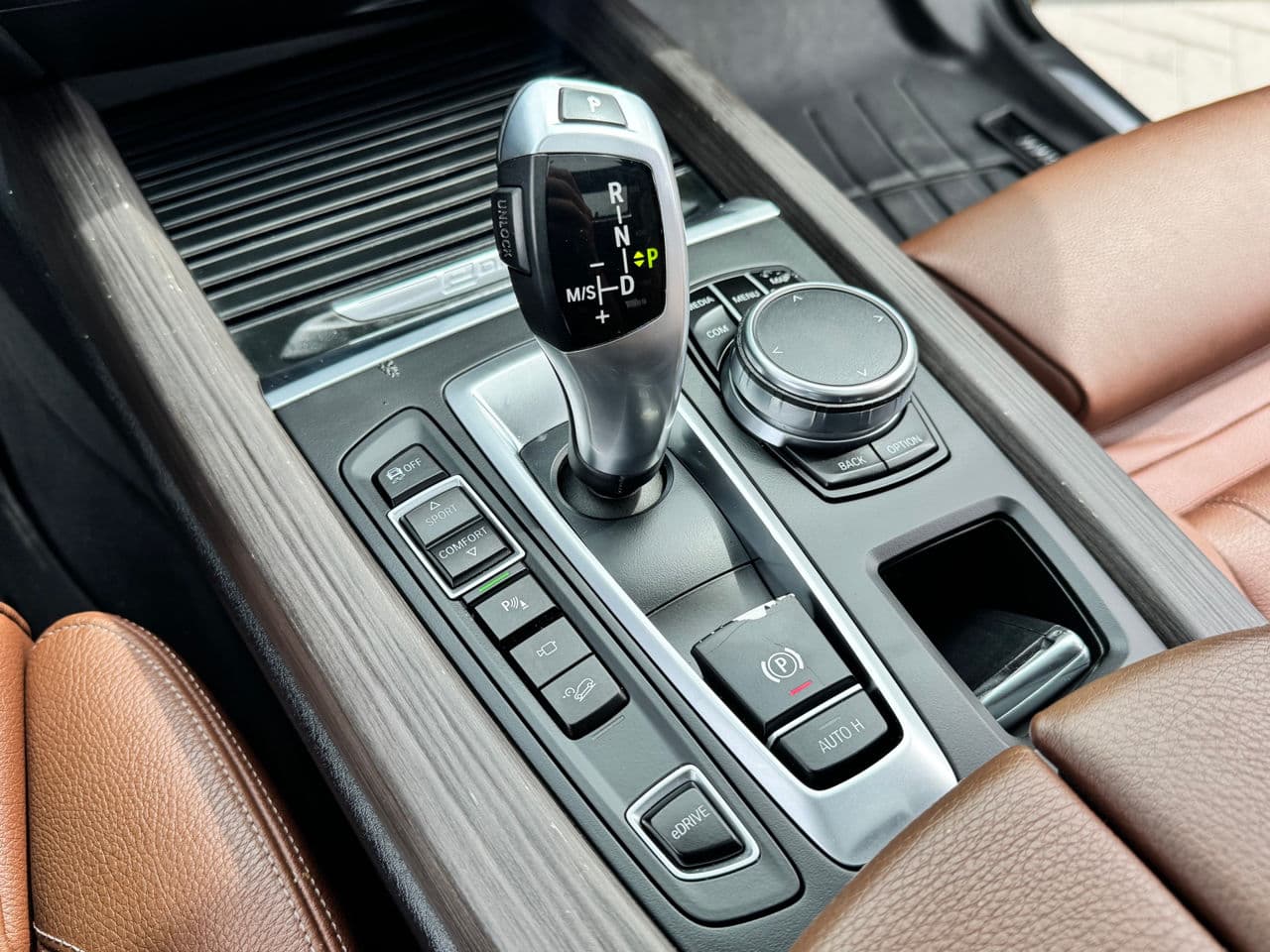 2016 BMW X5 4.0e — Miniatură 13