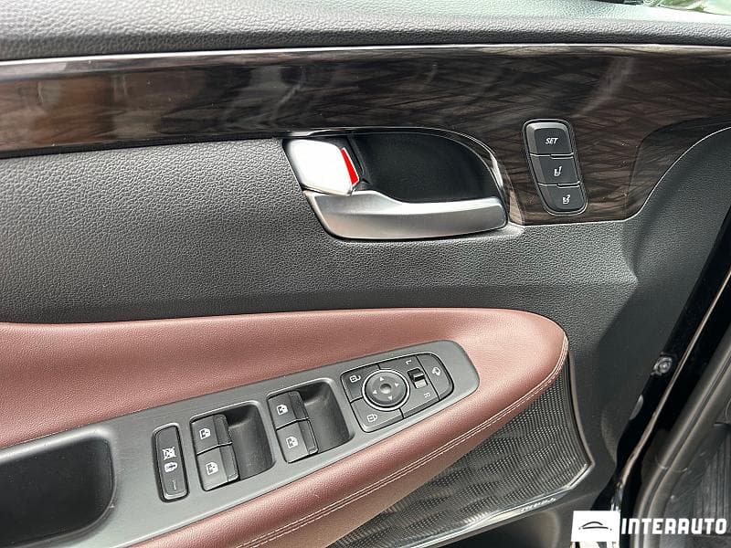 Hyundai Santa Fe 2018 — Миниатюра 8