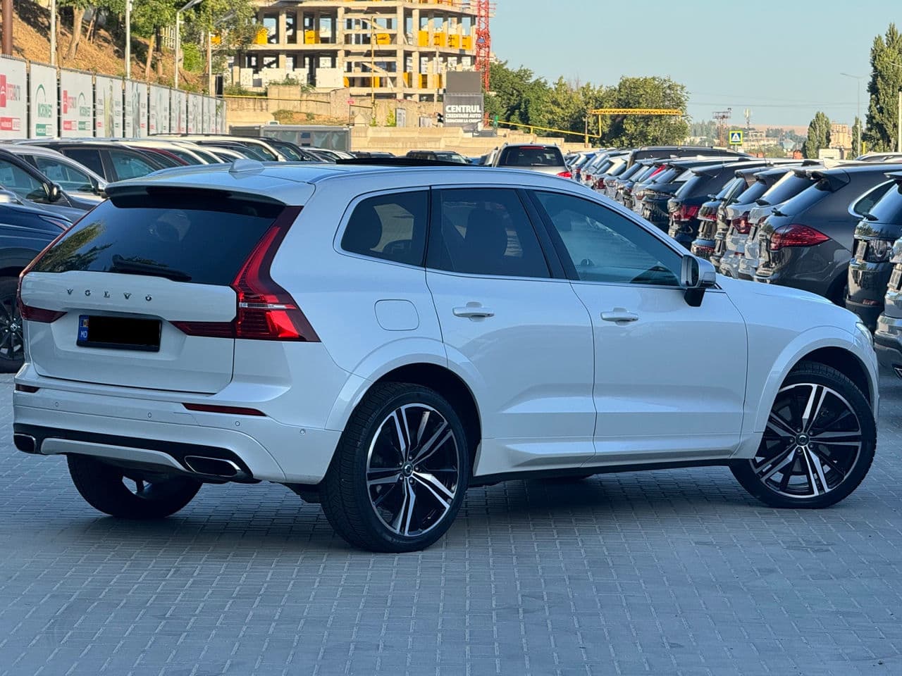 Volvo XC 60 2017 — Миниатюра 3