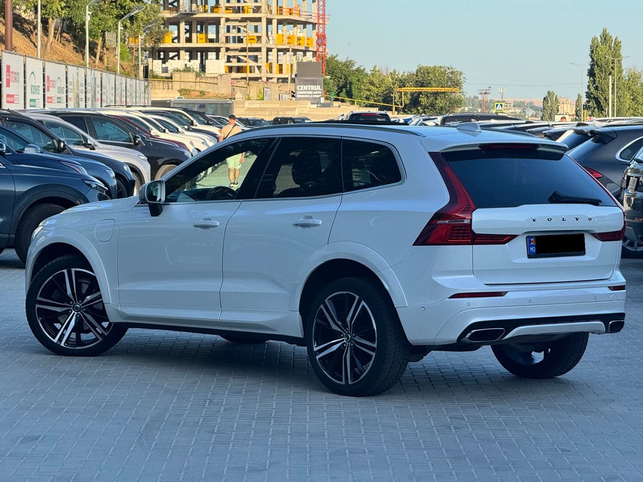 Volvo XC 60 2017 — Миниатюра 4