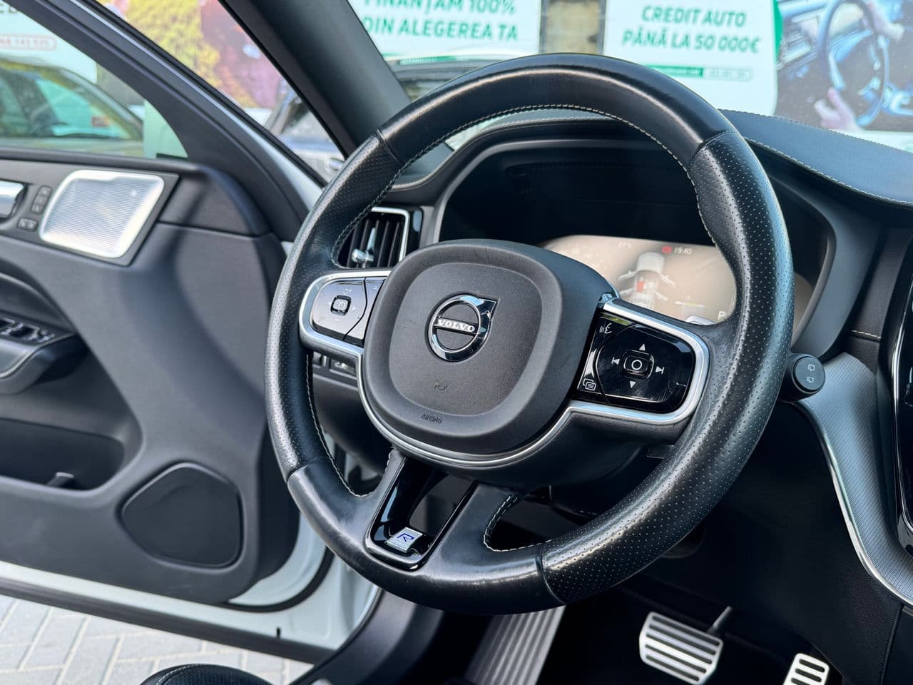 Volvo XC 60 2017 — Миниатюра 8