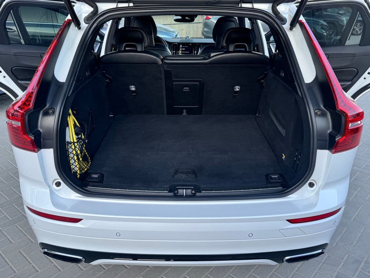 Volvo XC 60 2017 — Миниатюра 27