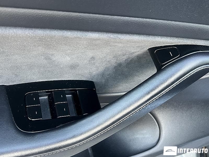 Tesla Model 3 2019 — Миниатюра 6