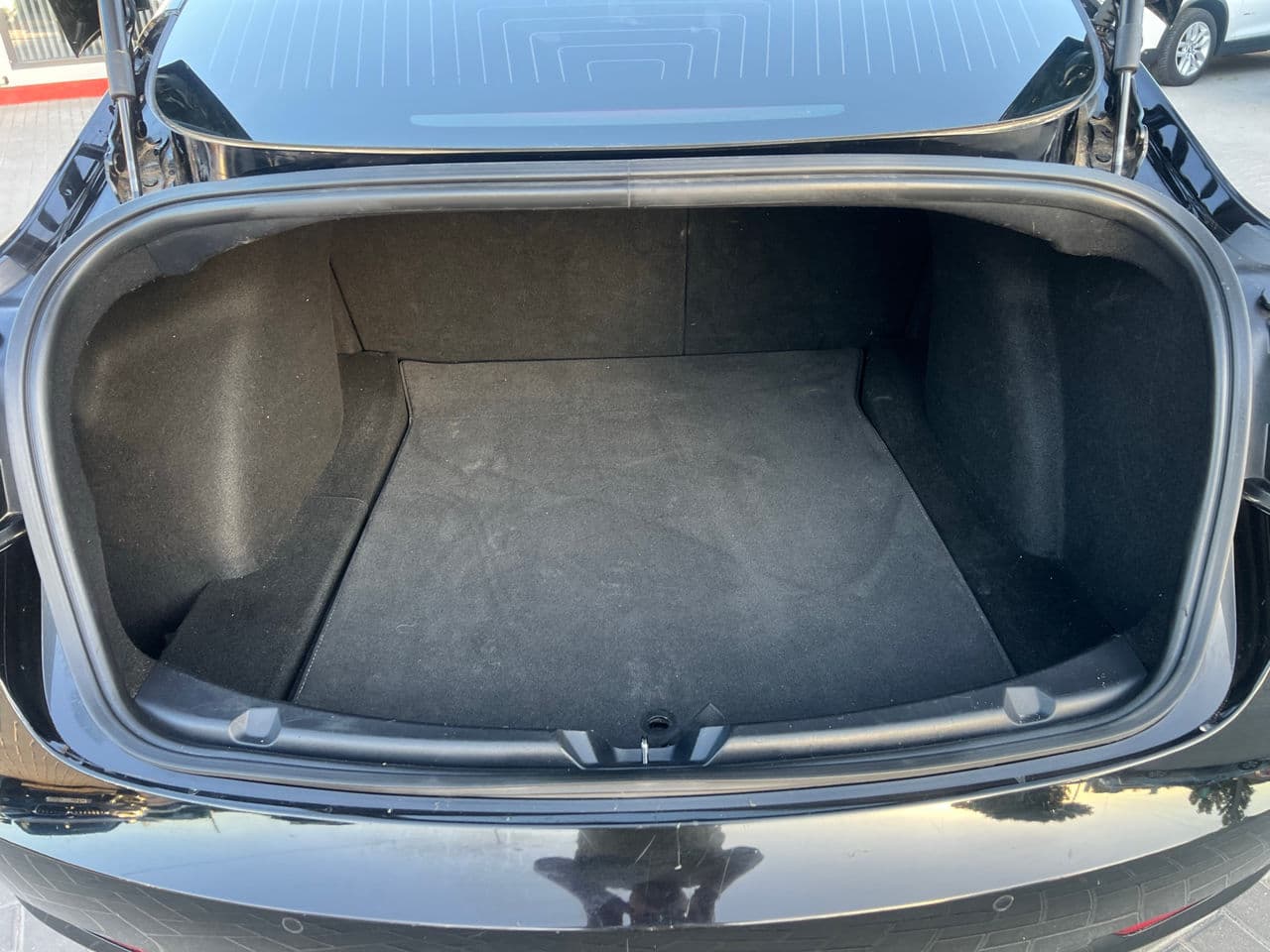 Tesla Model 3 2019 — Миниатюра 18