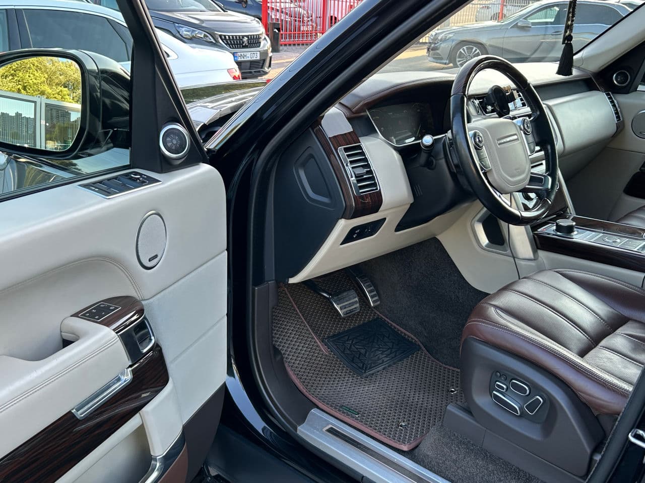 Land Rover Range Rover Vogue 2013 — Миниатюра 7