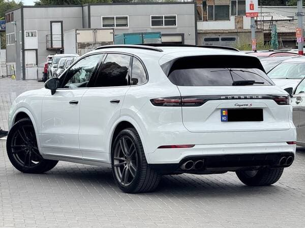 2018 Porsche Cayenne S — Miniatură 2