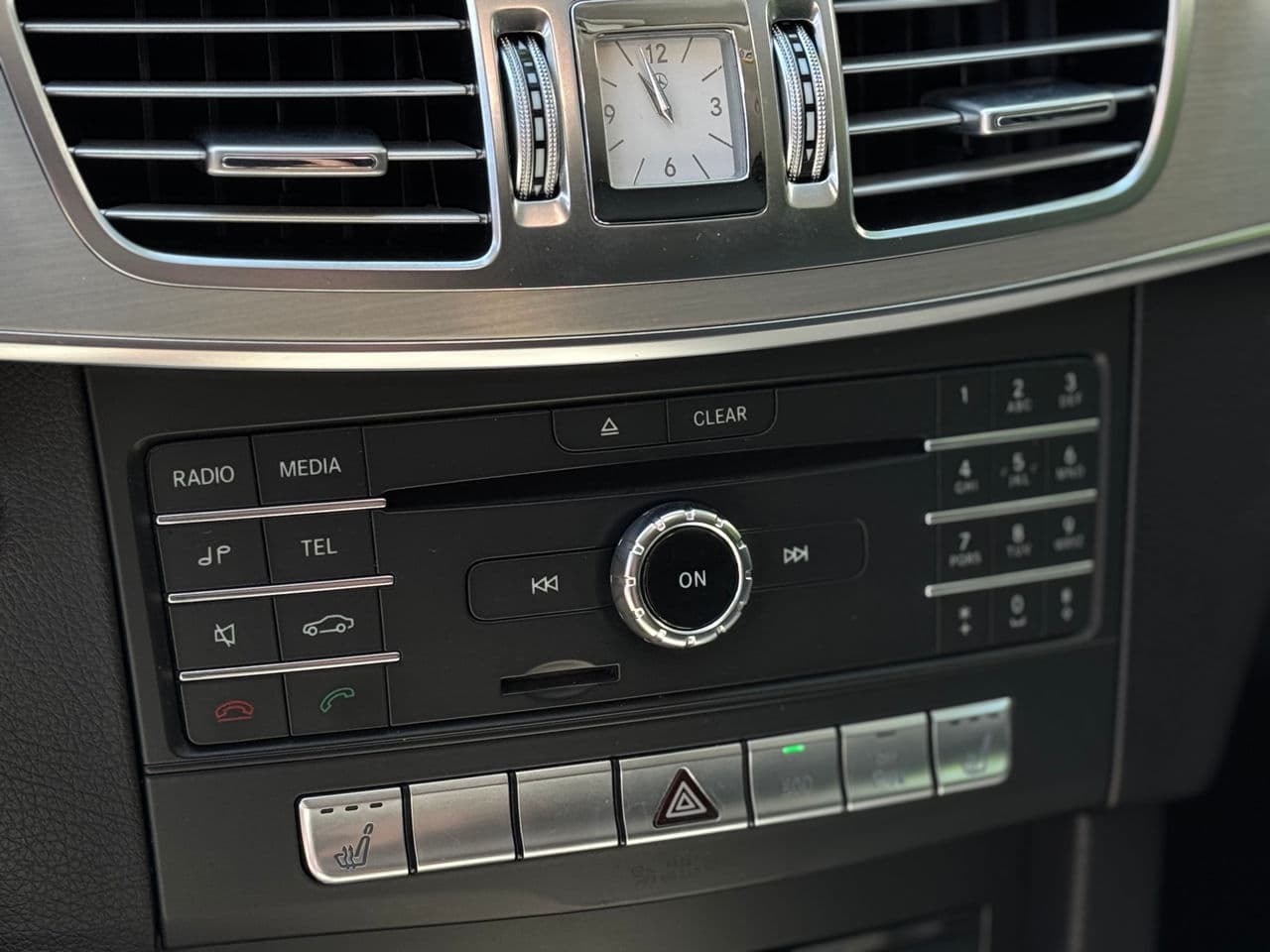 Mercedes E 200 2015 — Миниатюра 12