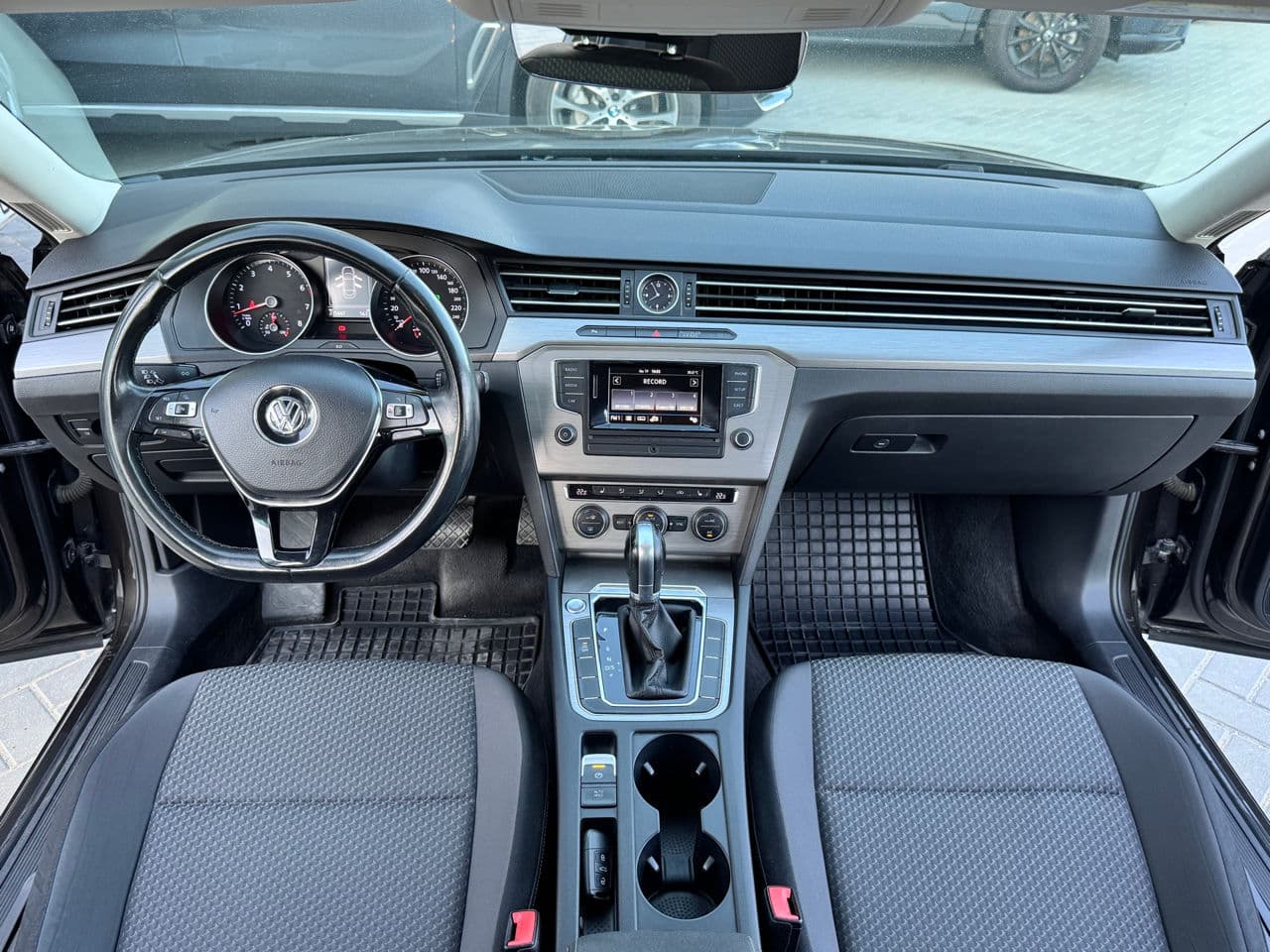 Volkswagen Passat 2017 — Миниатюра 6