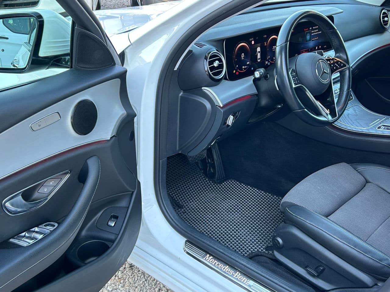Mercedes E 220 2021 — Миниатюра 6