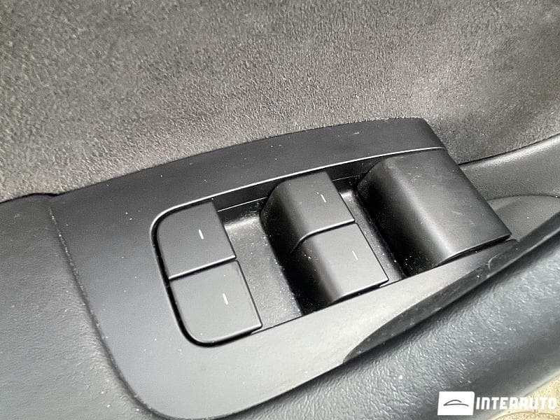 Tesla Model 3 2021 — Миниатюра 5