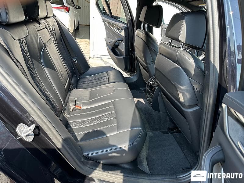 BMW M550i 2020 — Миниатюра 17