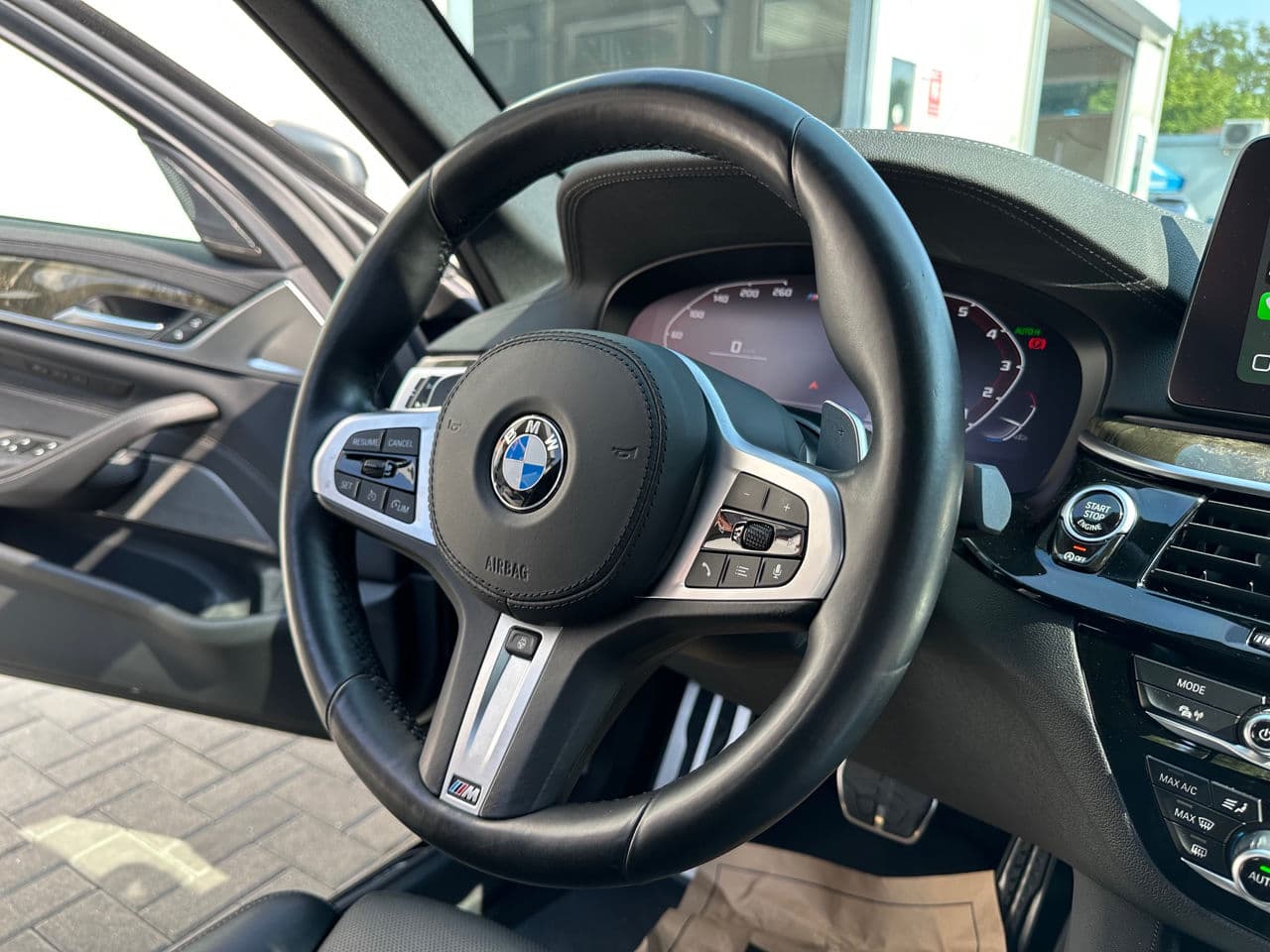 BMW M550i 2020 — Миниатюра 8