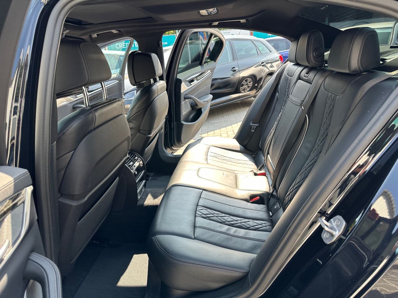 BMW M550i 2020 — Миниатюра 6