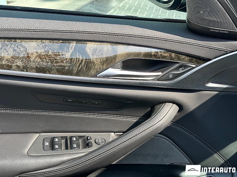 BMW M550i 2020 — Миниатюра 27