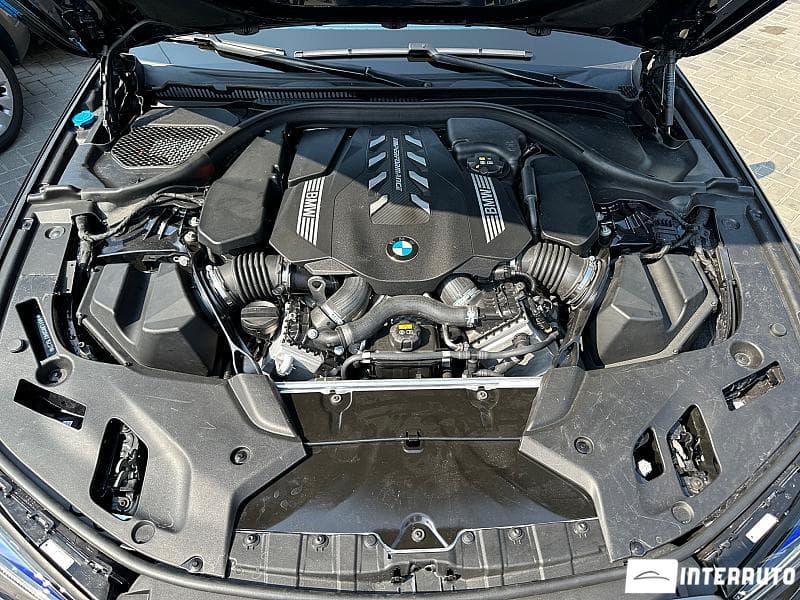 BMW M550i 2020 — Миниатюра 30