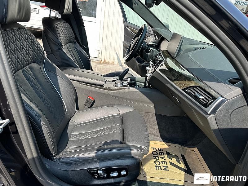 BMW M550i 2020 — Миниатюра 16