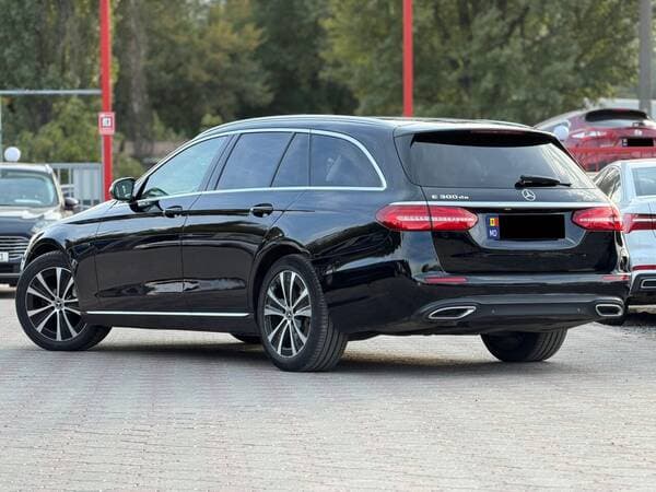 2019 Mercedes E 300de — Miniatură 3