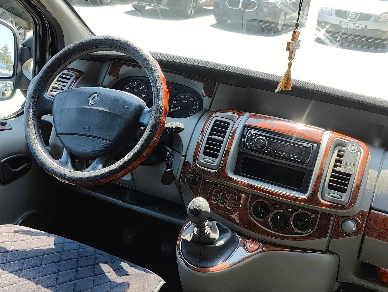 Renault Trafic 2009 — Миниатюра 12
