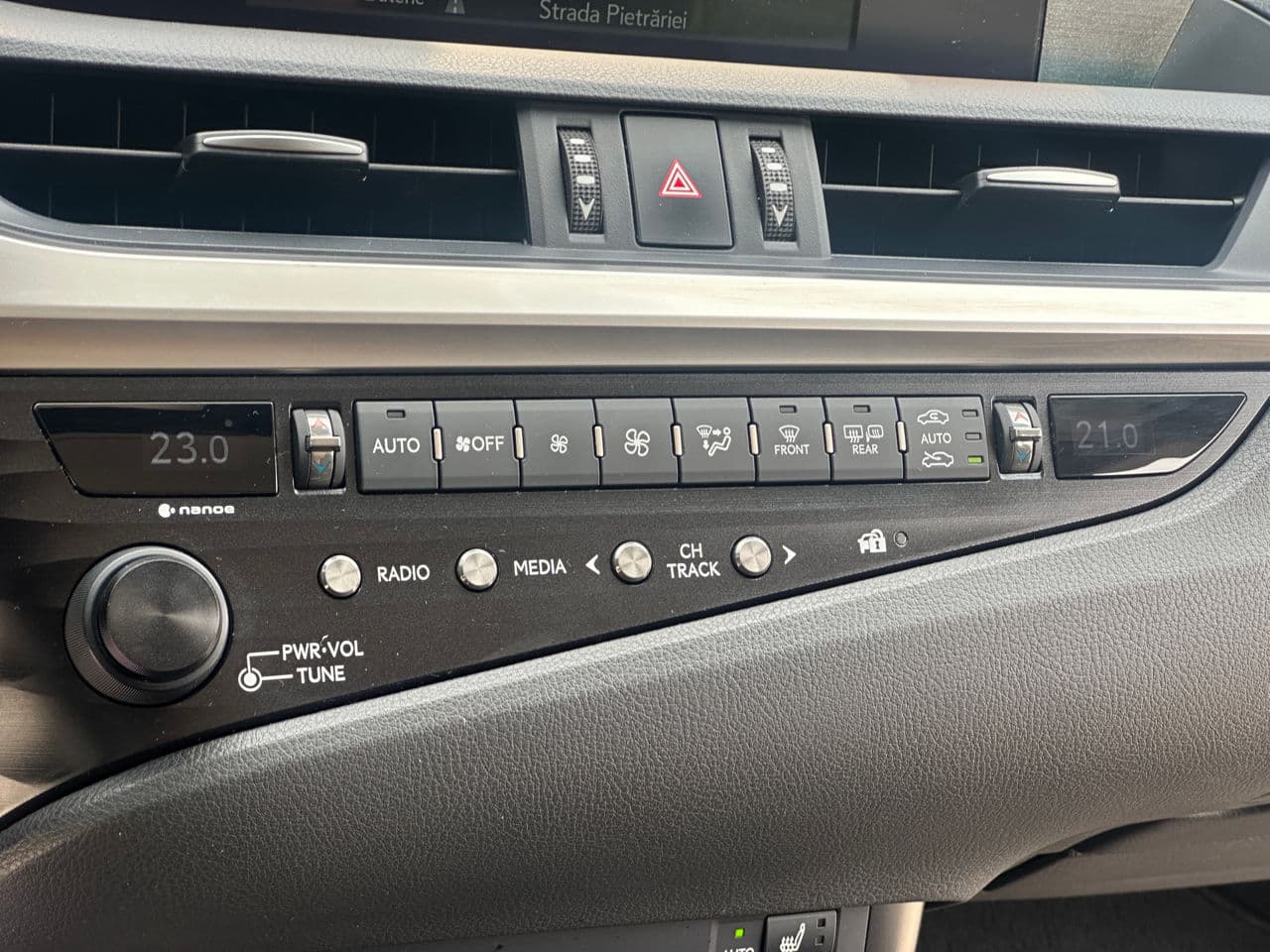 Lexus ES 300h 2019 — Миниатюра 12