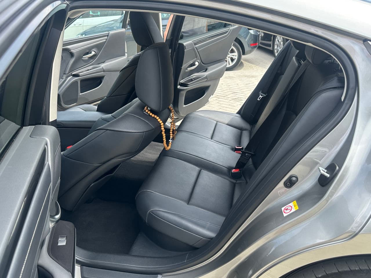 Lexus ES 300h 2019 — Миниатюра 15