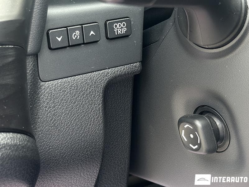 Lexus ES 300h 2019 — Миниатюра 9