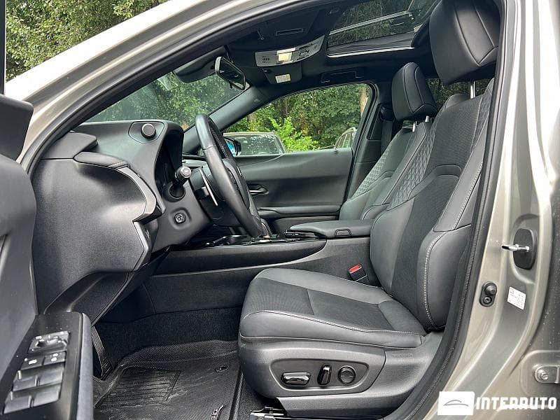 Lexus UX 300e 2021 — Миниатюра 7