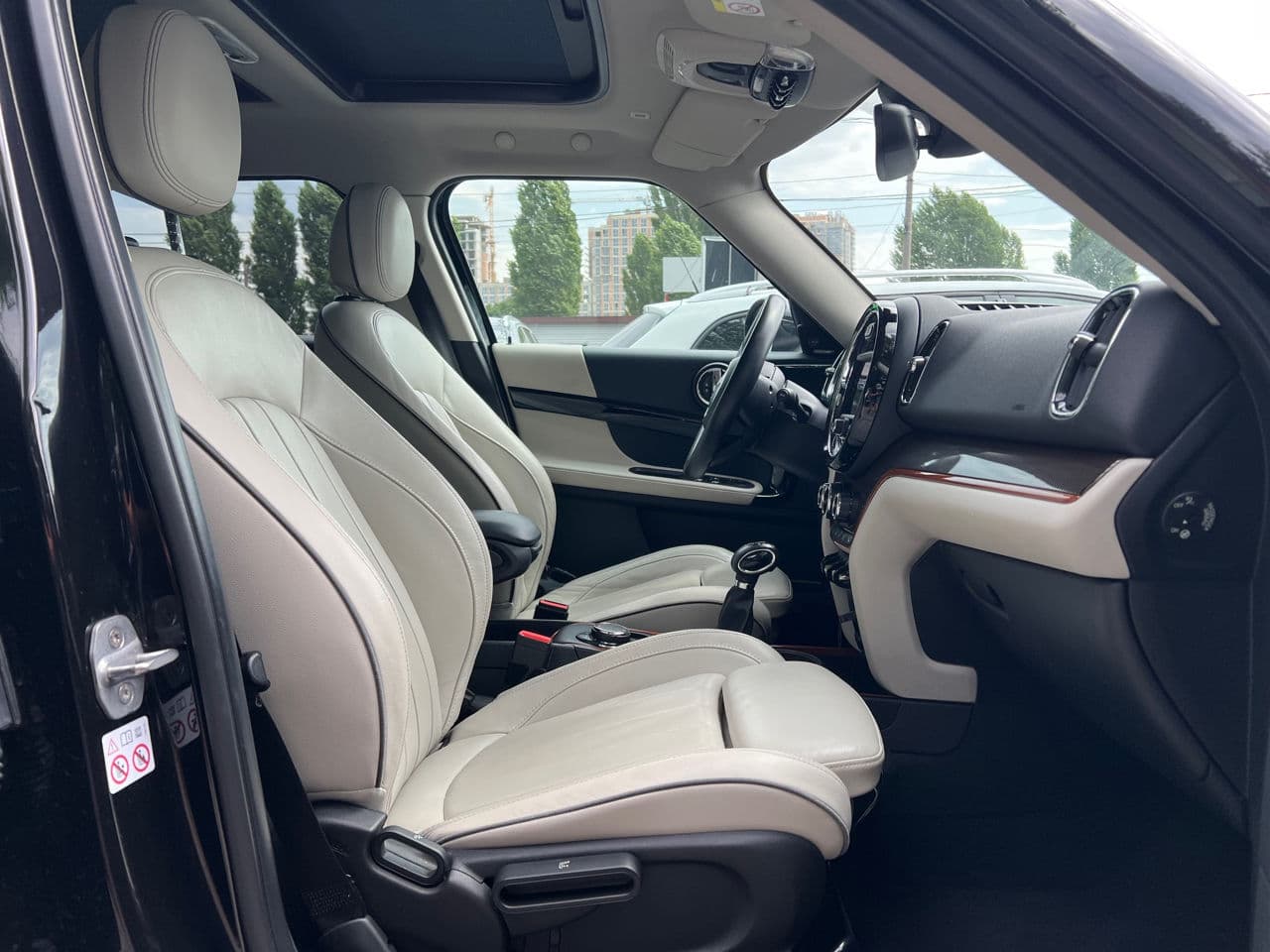 Mini Countryman Cooper S ALL4 2018 — Миниатюра 19